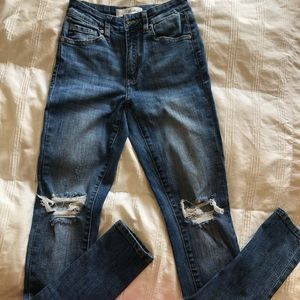 EUC Kancan skinny jeans
